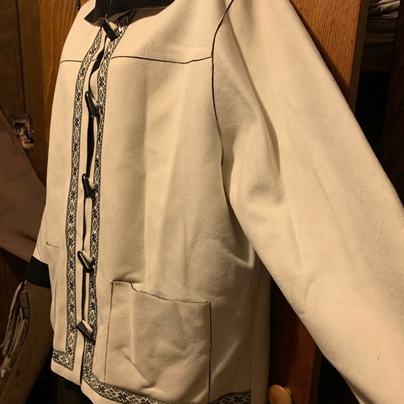 NWOT Alfred Dunner Winter White Snowflake Faux Suede Coat - Picture 6 of 13